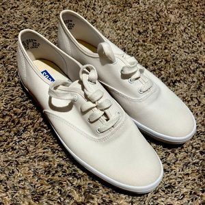 Brand New Women’s White Keds size 8.0
